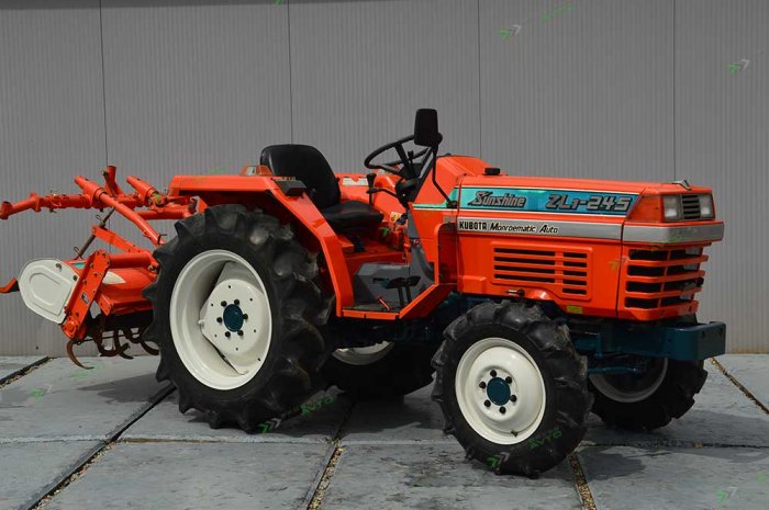 Купить японский минитрактор Kubota l1-245d 