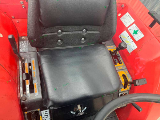 Мощный трактор Mitsubishi MT 21D