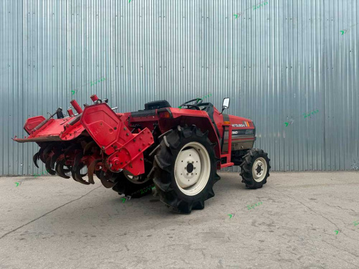 Мощный трактор Mitsubishi MT 21D